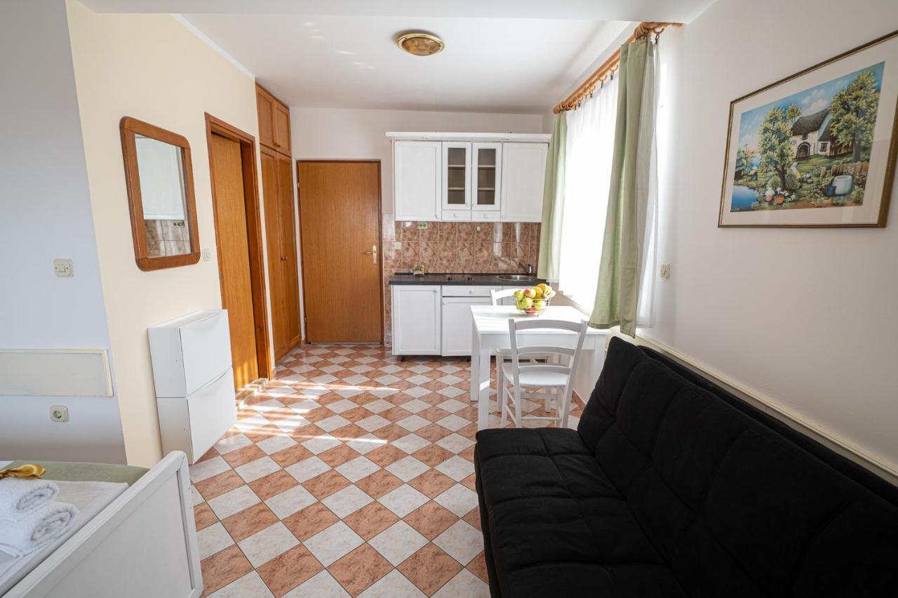 Apartmani Marin No1. Vodice Exteriör bild